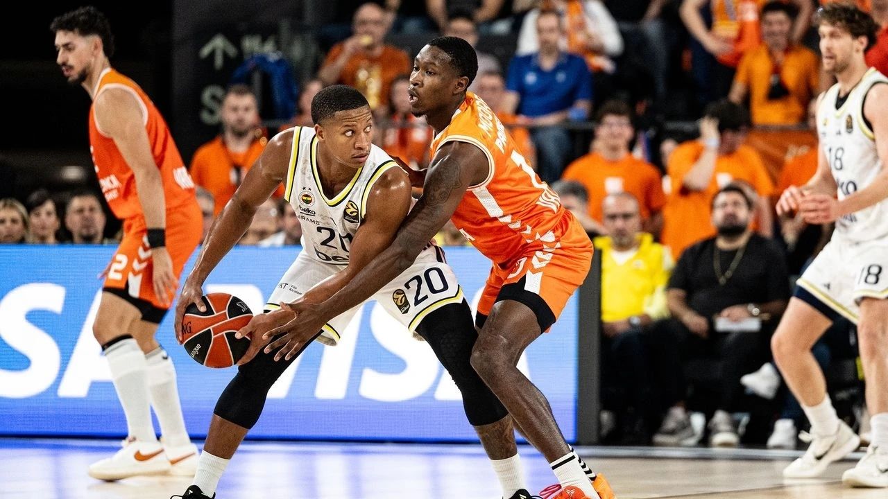 Fenerbahçe Beko, Valencia Basket'e mağlup oldu