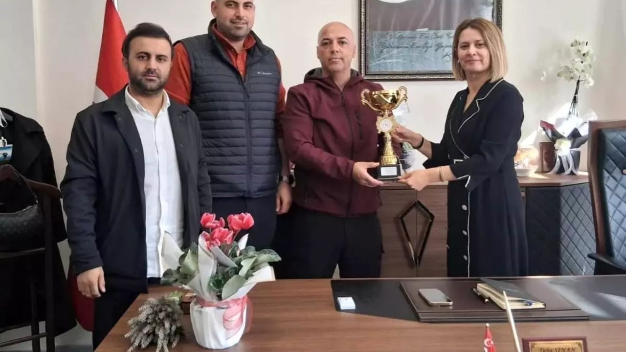 Kütahya'da 3x3 Basketbol Turnuvası'nda İlçe Milli Eğitim Takımı Şampiyon oldu