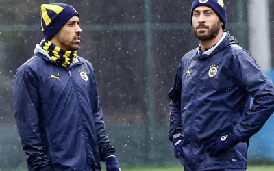 Fenerbahçe’den kadro dışı olan Cenk Tosun, geri dönmeye hazırlanıyor.