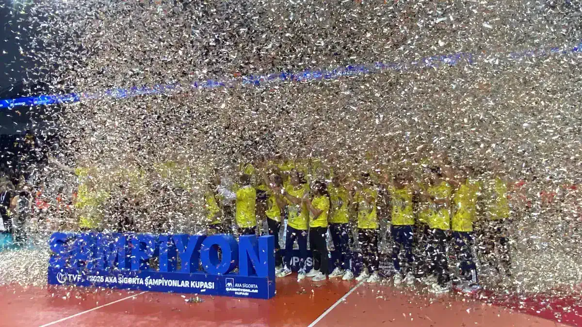 fenerbahce-medicana-sampiyonluk-kupasini-aldi-19129523_amp.jpg