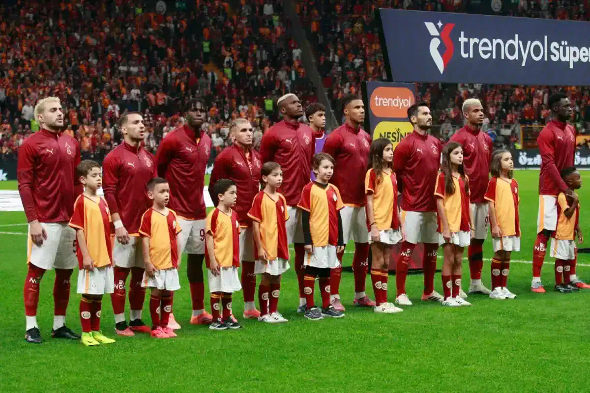 galatasaray-a-derbide-buyuk-sok-takimin-bel-19116328_7450_amp.jpg