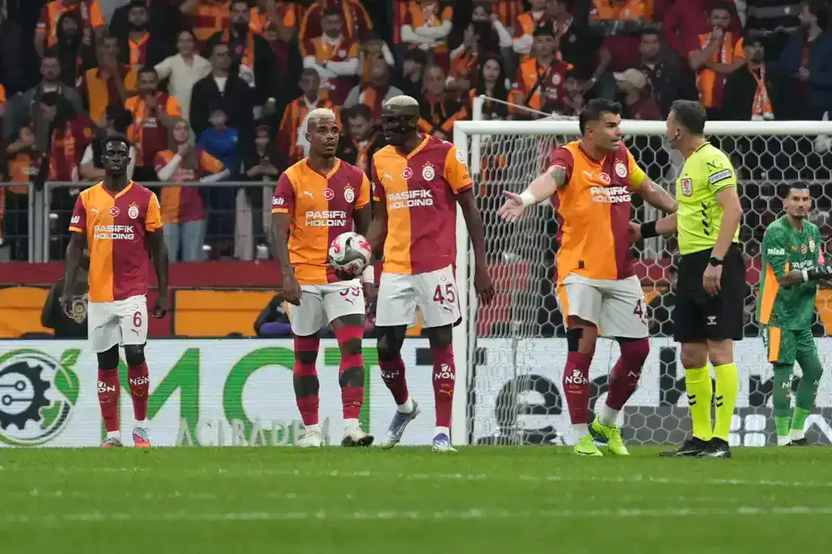 galatasaray-derbide-10-kisi-kaldi-19116359_617_amp.jpg