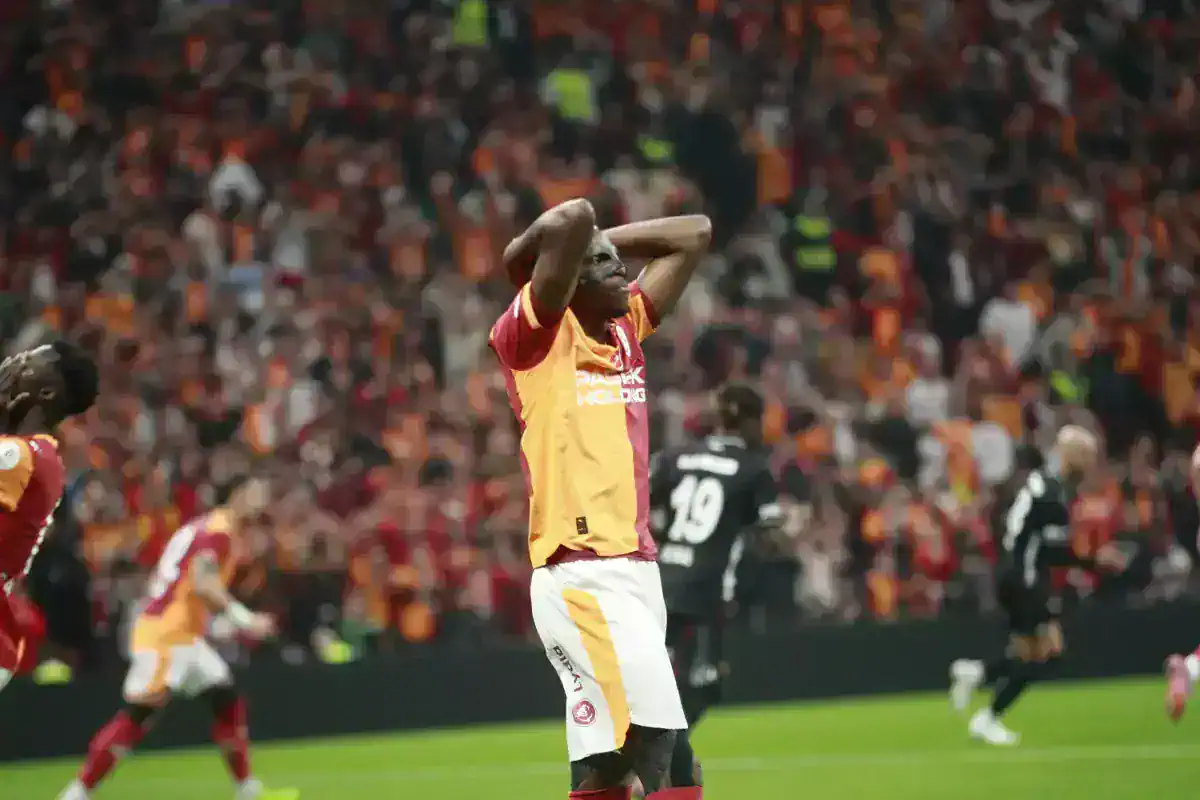 galatasaray-sezonun-ilk-puan-kaybini-besiktas-19117295_amp.jpg