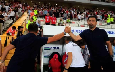 Antalyaspor’u 2-1 yenen Çaykur Rizespor liderlik yolunda!