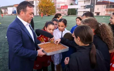Vali Sözer, Genç Sporcularla Bir Araya Geldi