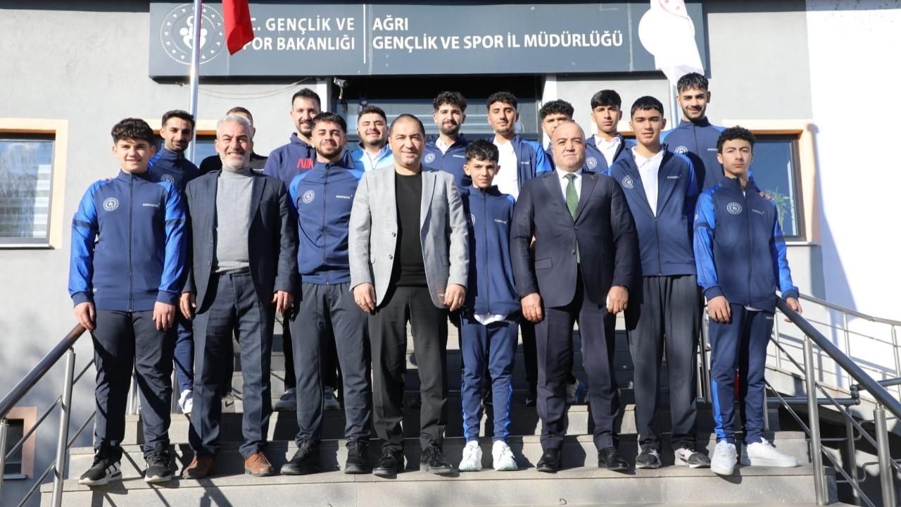 Ağrı Gençlik ve Spor Kulübü Hentbol Takımı 2. Lig'e Terfi Etti