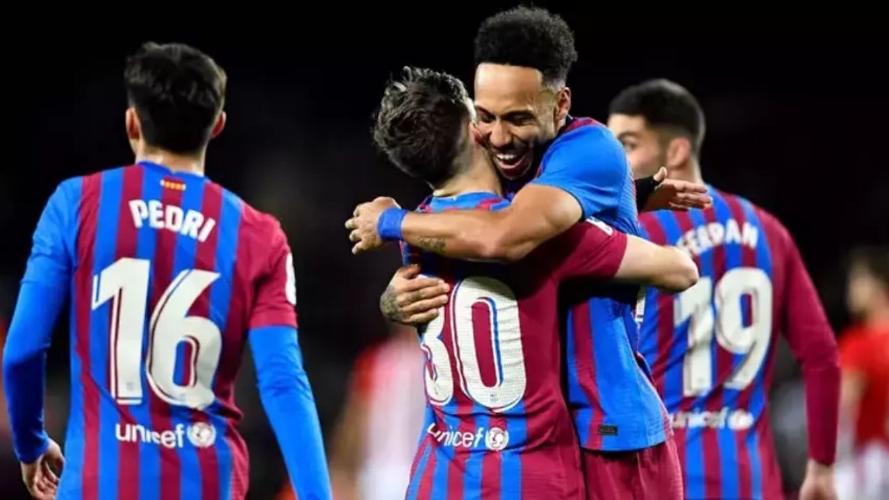 Barcelona, Athletic Bilbao'yı 4-0 yenerek zirveye çıktı.