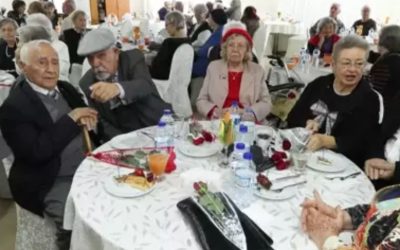 Beşiktaş’taki huzurevinde Öğretmenler Günü coşkusu