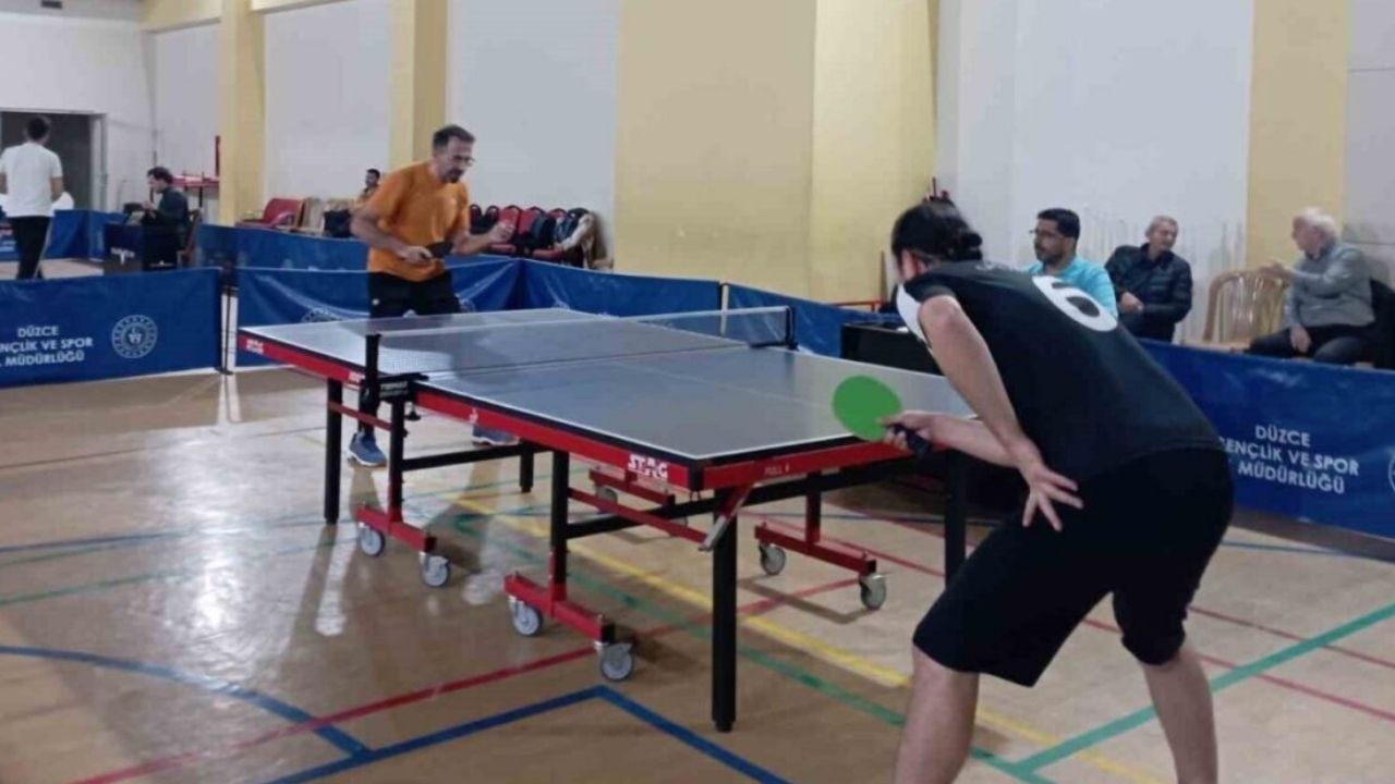 Düzce'de Öğretmenler Günü için Masa Tenisi Turnuvası yapıldı
