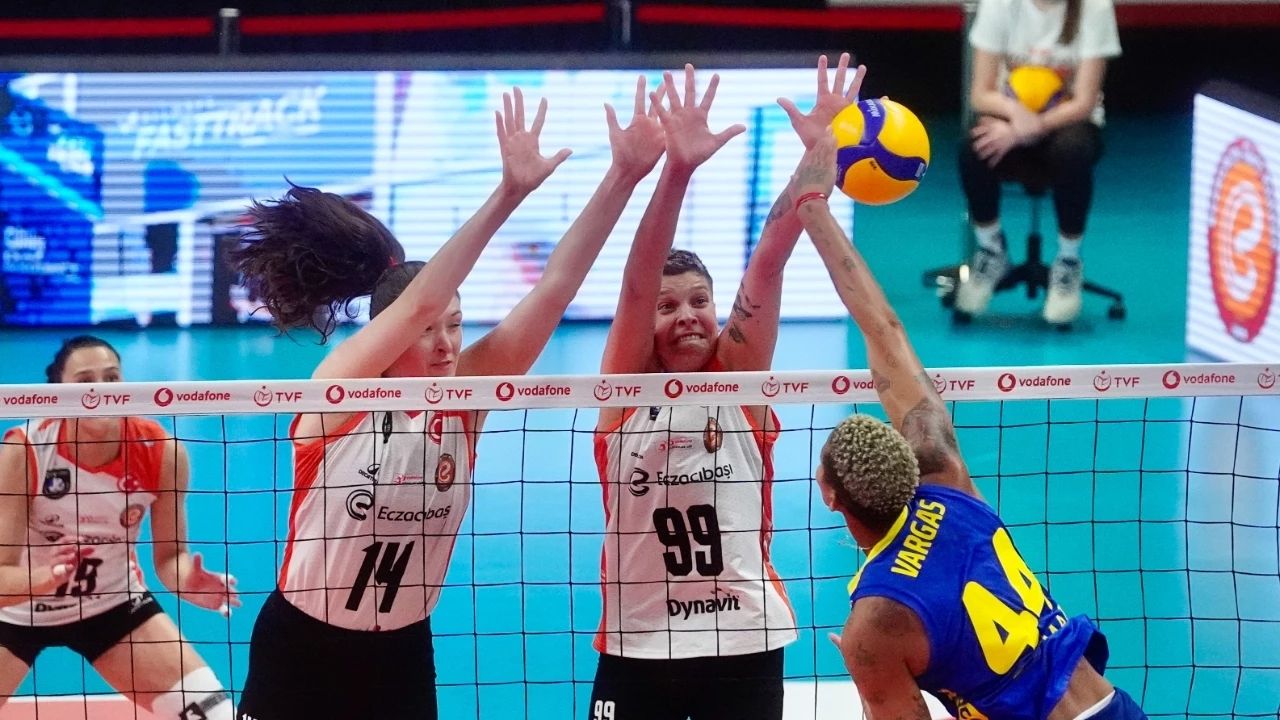 Fenerbahçe, Eczacıbaşı Dynavit'i 3-1 Yendi