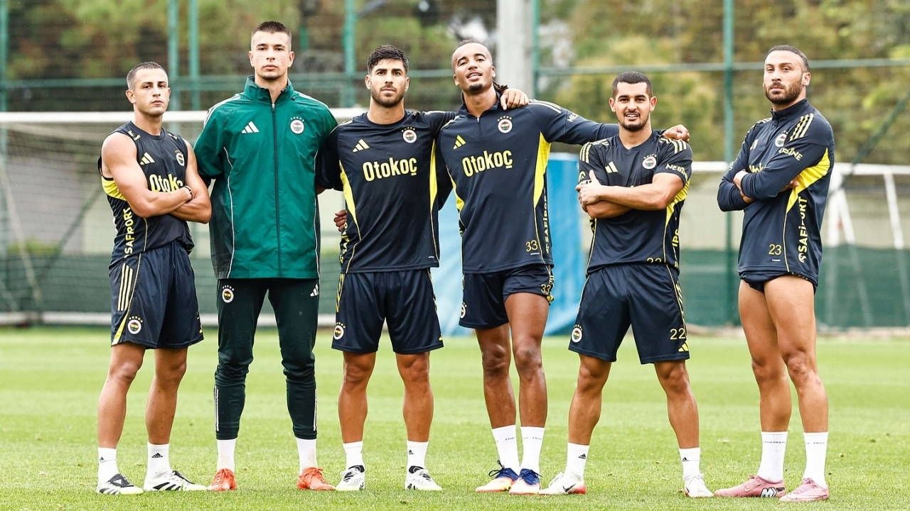 Fenerbahçe, Ferencvaros Maçı İçin Kadrosunda Değişiklikler Yaptı
