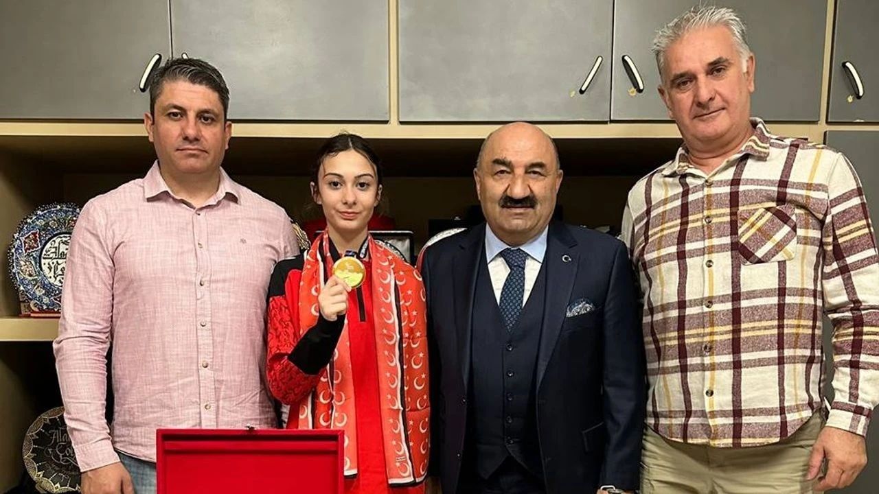İrem İşel, Yıldızlar Taekwondo Avrupa Şampiyonası'nda Bronz Madalya Kazandı