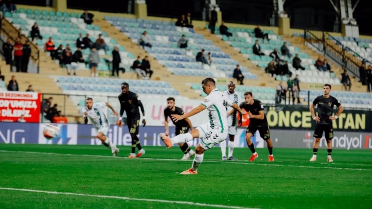 İstanbulspor ve Sakaryaspor Maçı 3-3 Berabere Bitti