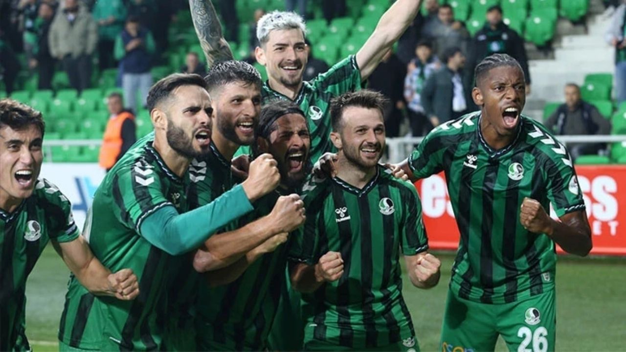 İstanbulspor ve Sakaryaspor Maçında 3-3 Beraberlik