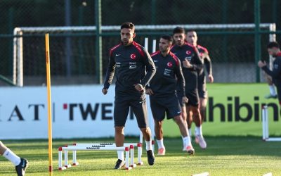 Milli Takım, İspanya Maçı Öncesi Stadyumda Yürüdü