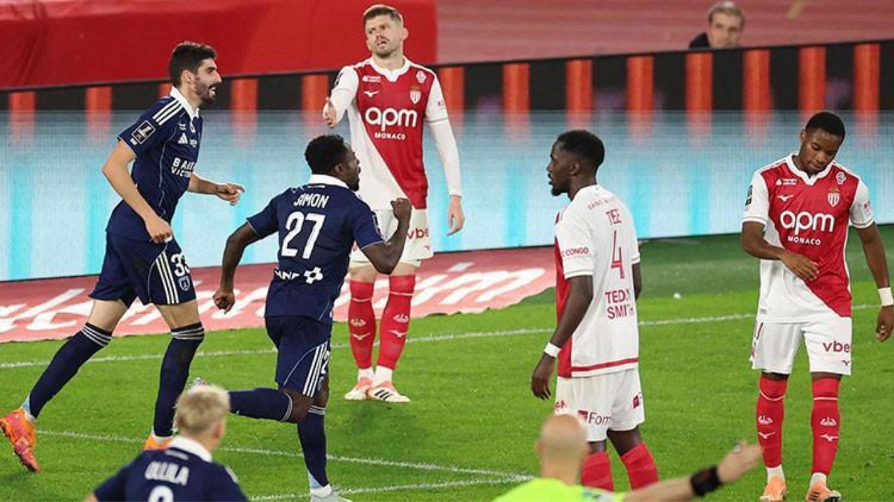 Monaco, PSG'ye karşı patladı Galatasaray'ın rakibi!