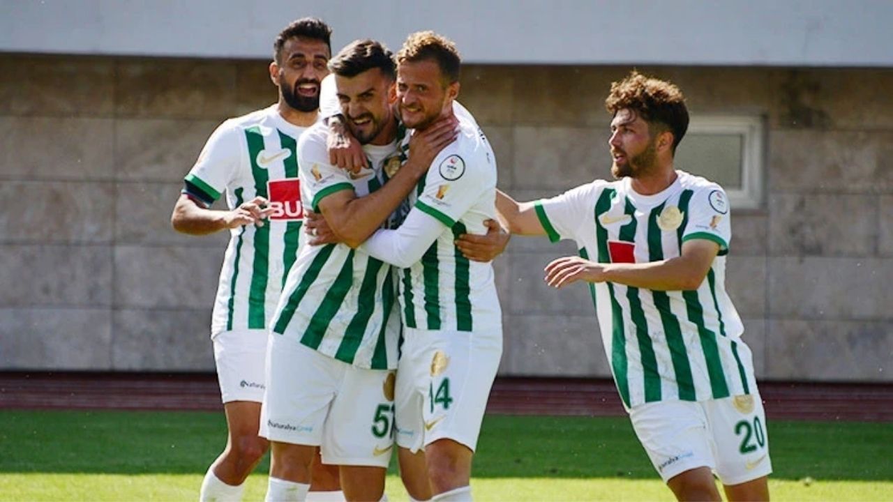 Serikspor Sarıyer'i 3-0 yenerek galibiyet aldı.