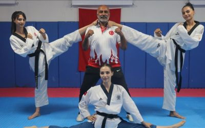 Tekvandocu babanın 3 kızı milli sporcular oldu