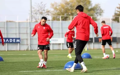 Sivasspor, Manisa FK Maçı için Kampa Giriyor