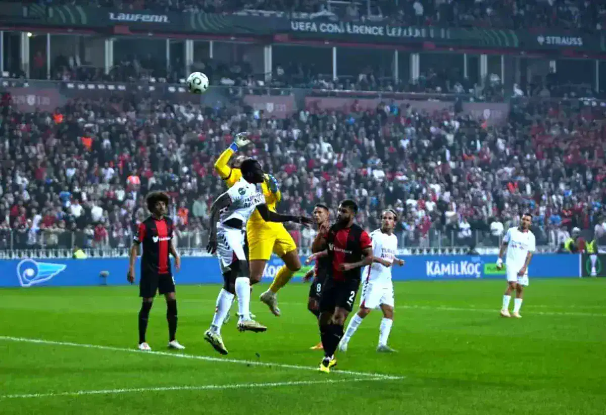 uefa-konferans-ligi-samsunspor-0-hamrun-0-mac-19226847_amp.jpg