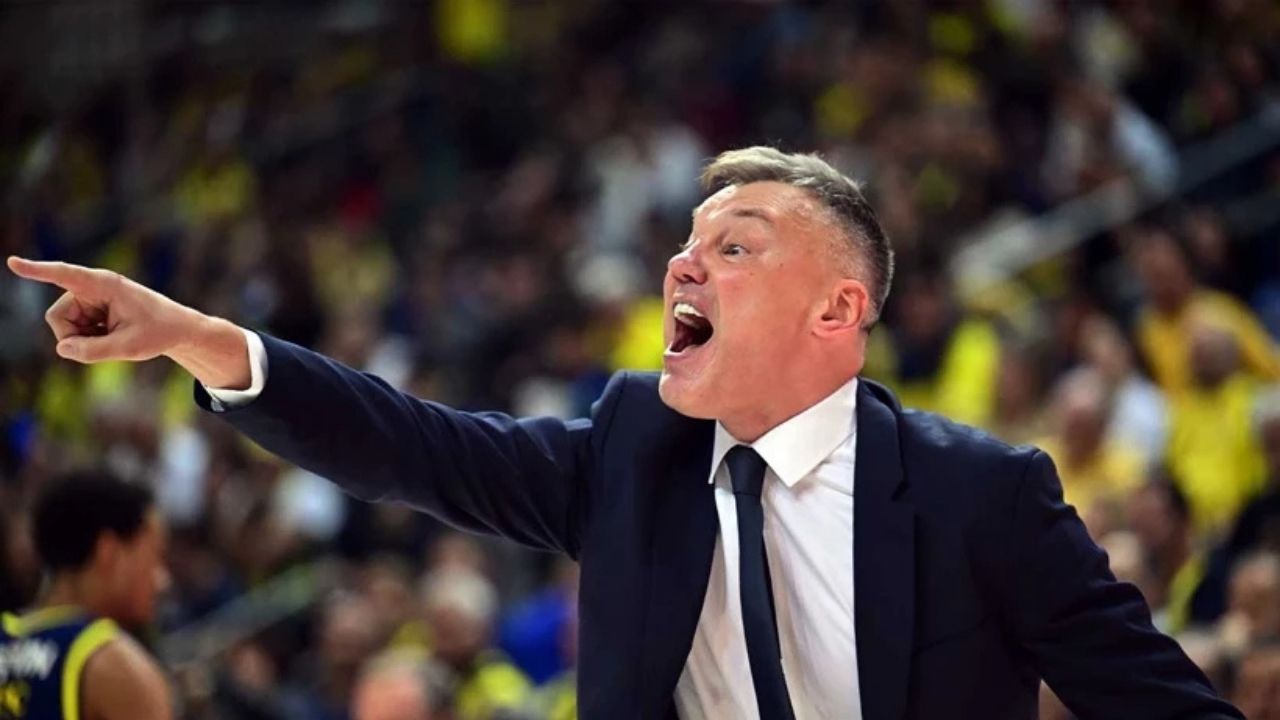 Fenerbahçe, Panathinaikos karşısında son anlarda yıkıldı