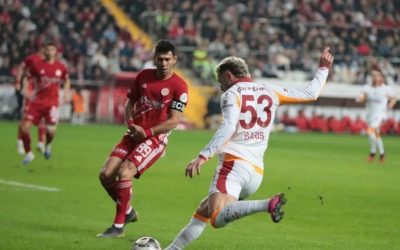 Galatasaray Antalya’da fırtına gibi: 4-1’lik galibiyetle liderliğini perçinledi