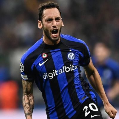 Hakan Çalhanoğlu'nun golüyle Inter galibiyete ulaştı