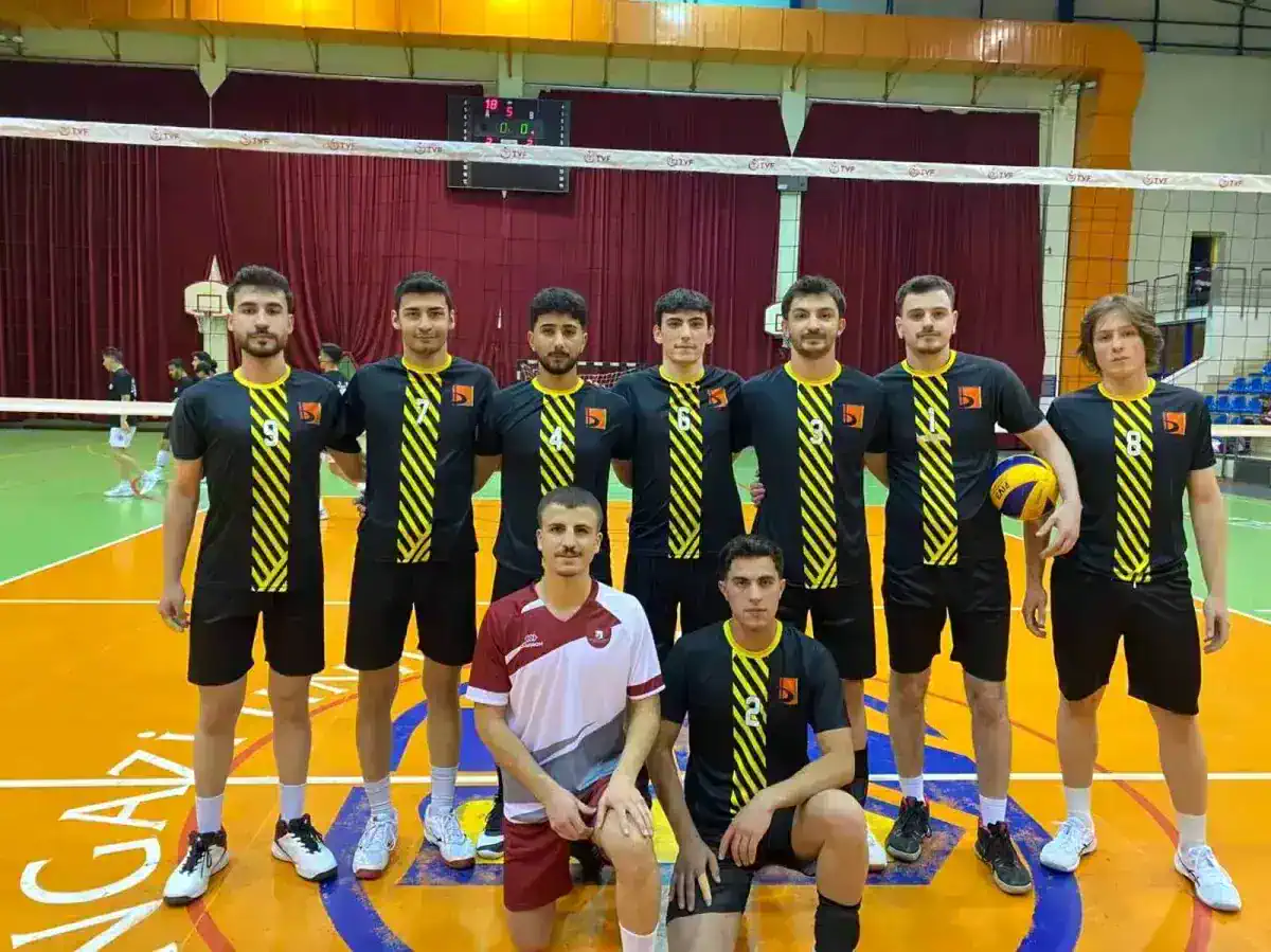 bseu-voleybol-takimlarindan-turkiye-sampiyona-19320996_amp.jpg